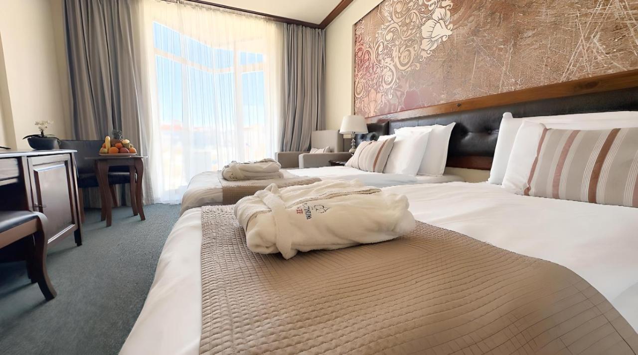Platinum Hotel And Casino Бансько Екстер'єр фото