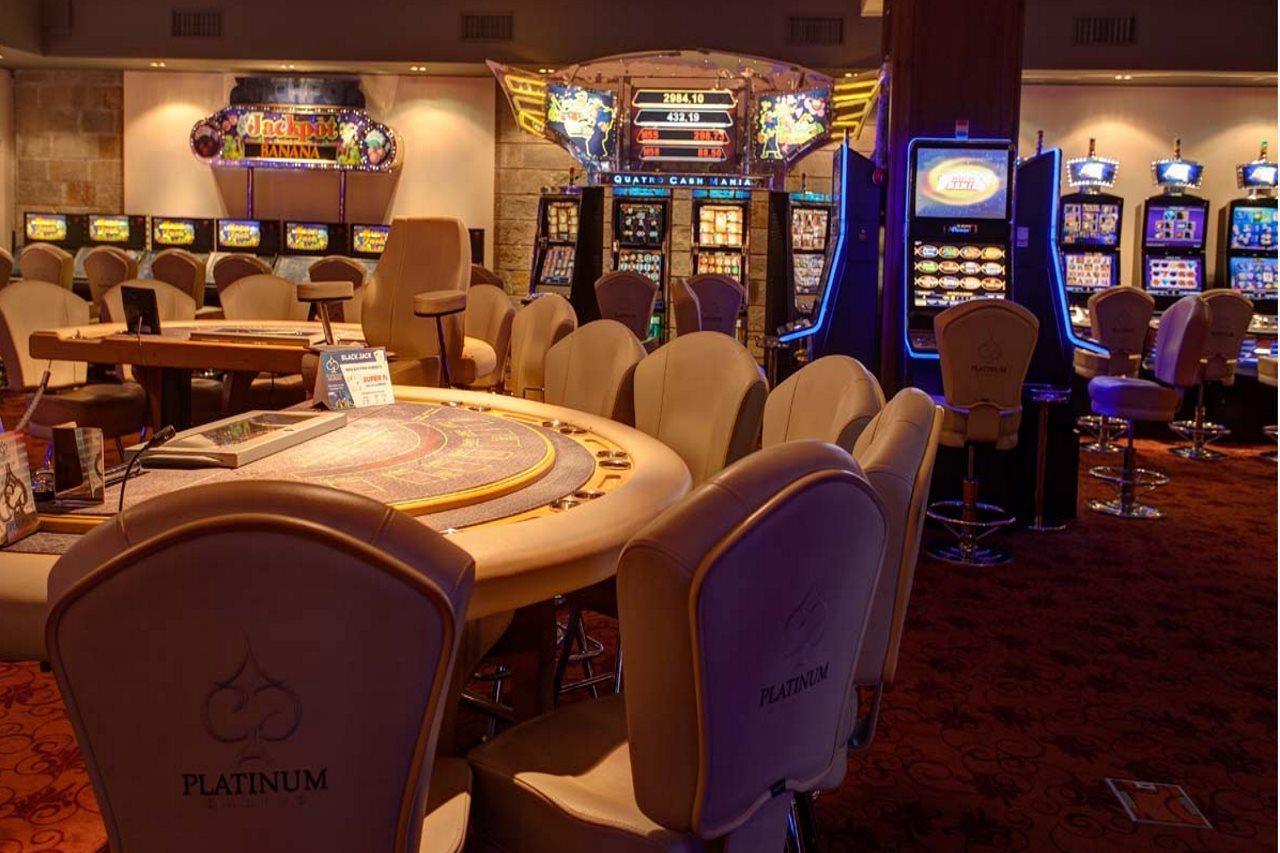Platinum Hotel And Casino Бансько Екстер'єр фото